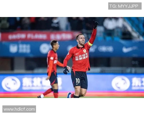 国足中场“答案”现身!前欧冠主力归化进入倒计时,他为何执意留在中国? 国足中场“答案”现身!前欧冠主力归化进入倒计时,他为何执意留在中国?